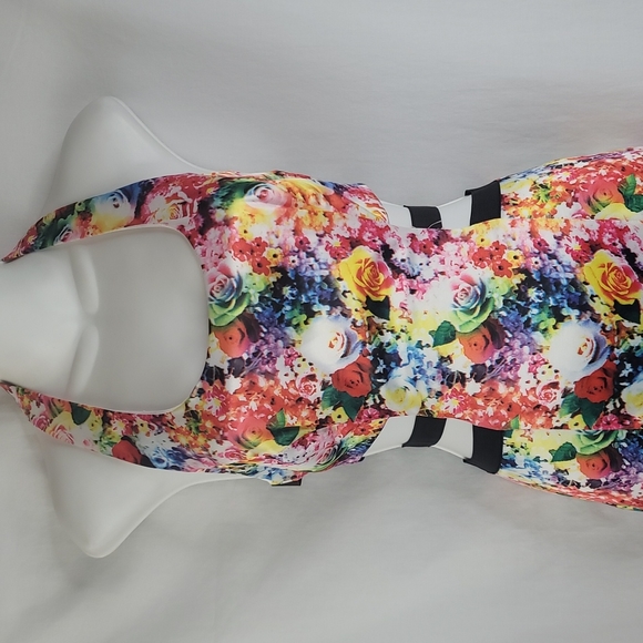 Do & Be cut out floral body hugging bodycon dress sz Small NWT - Picture 2 of 11